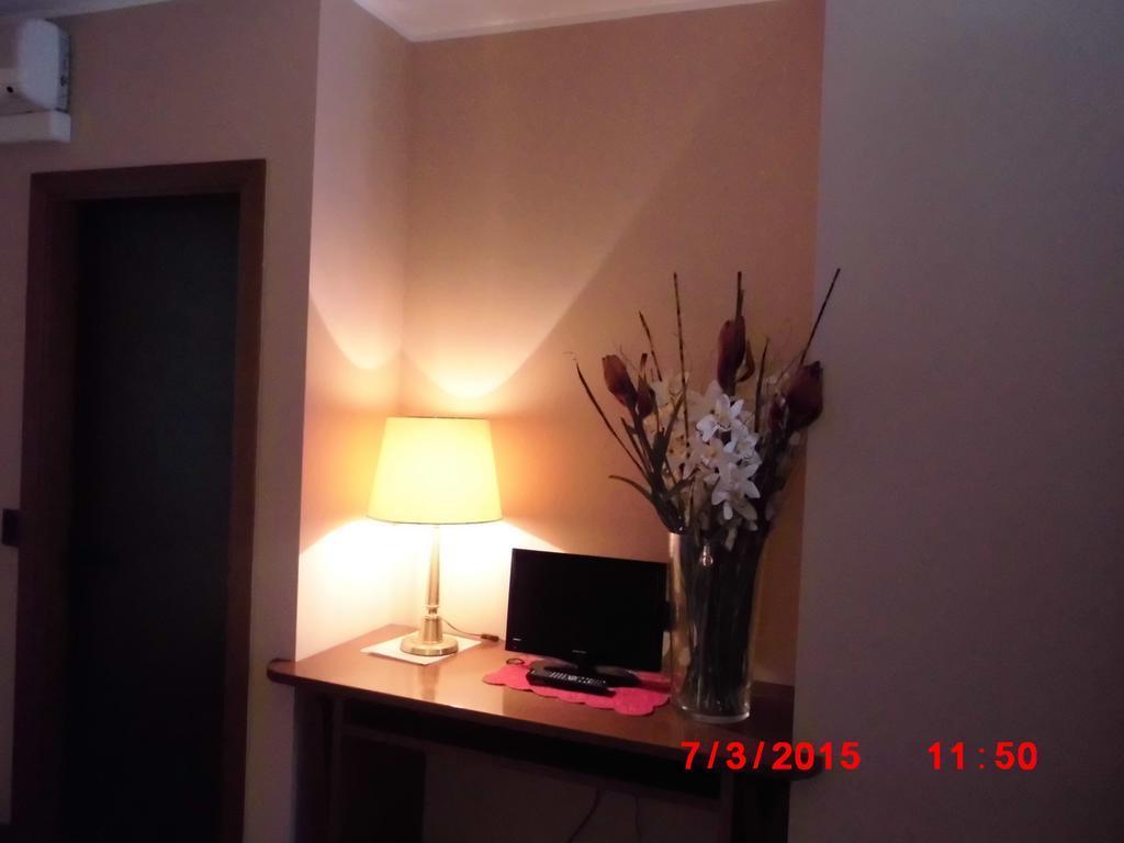 Albergo Ponte Vecchio Cernobbio Ruang foto