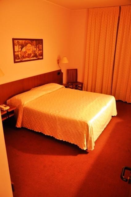 Albergo Ponte Vecchio Cernobbio Ruang foto