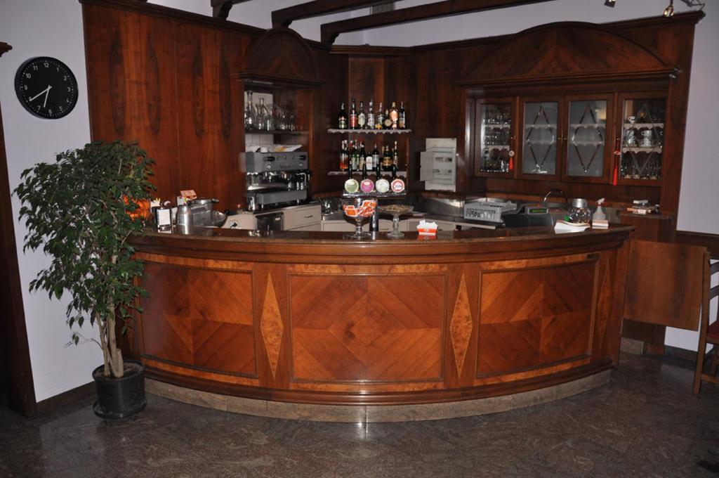 Albergo Ponte Vecchio Cernobbio Bagian luar foto