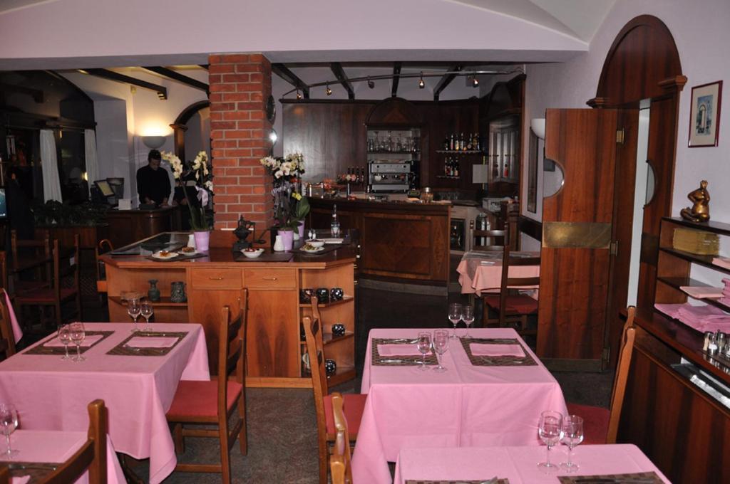 Albergo Ponte Vecchio Cernobbio Bagian luar foto