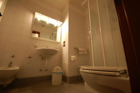 Albergo Ponte Vecchio Cernobbio Ruang foto