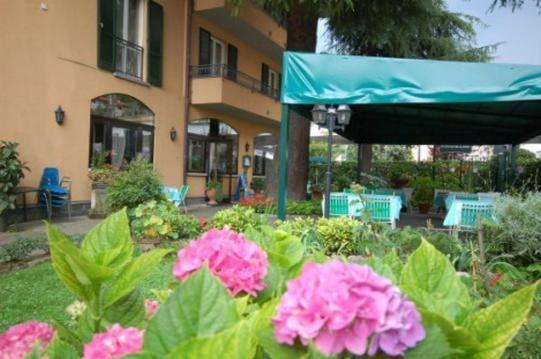 Albergo Ponte Vecchio Cernobbio Ruang foto