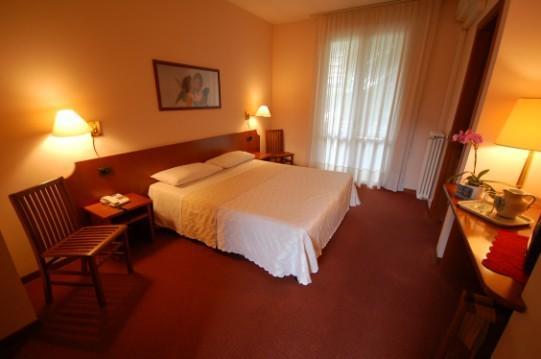 Albergo Ponte Vecchio Cernobbio Bagian luar foto
